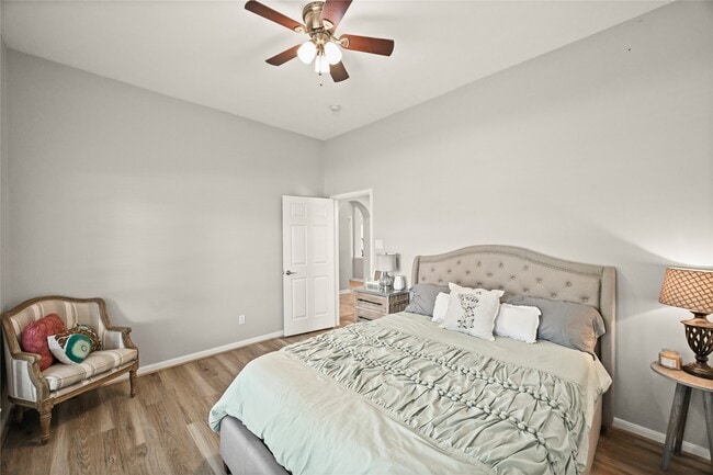 Building Photo - 1330 Leigh Gdns Dr