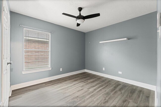 Building Photo - 11919 Piney Bend Dr