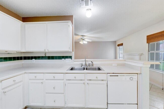 Building Photo - 1807 Timber Ridge Dr