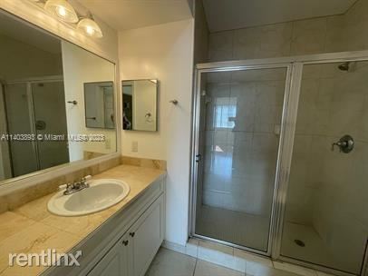 Building Photo - 2 br, 2 bath Condo - 6851 SW 44th St Apt 309