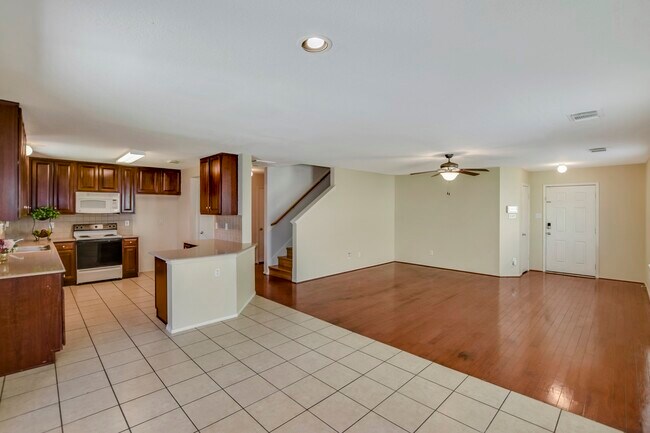 Building Photo - 18231 Valebluff Ln