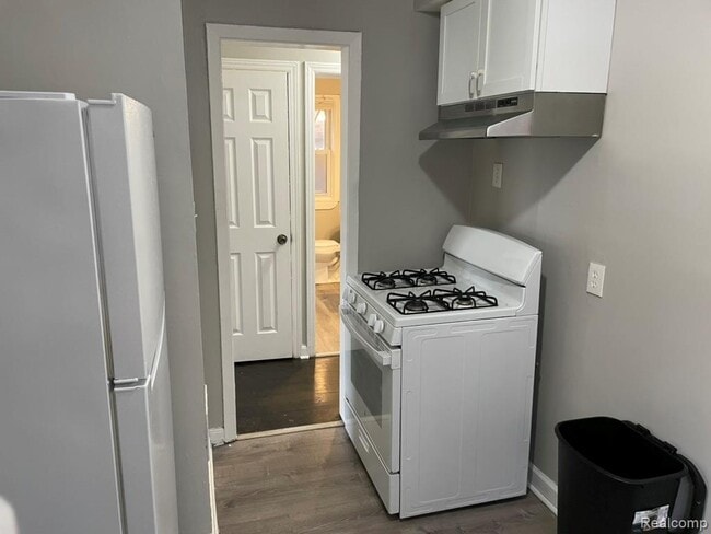 Building Photo - 19803 Santa Rosa Dr