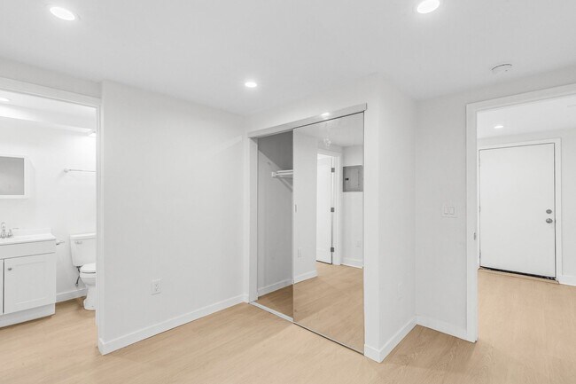 Building Photo - 1144 S Wooster St