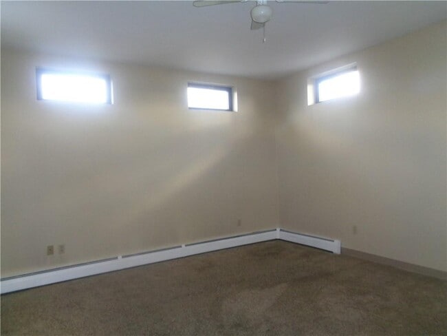 Building Photo - 655 Killingly St