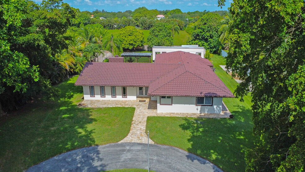 Building Photo - 5881 SW 160th Ave