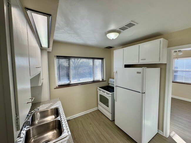 Building Photo - 3110 Grand Ave