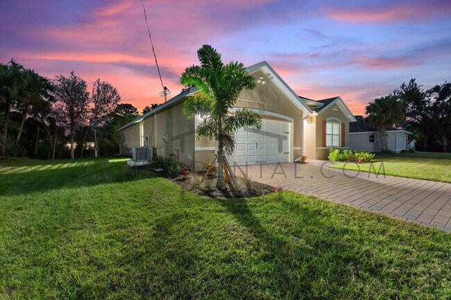 Building Photo - Deposit-Free! Modern, energy efficient hom...