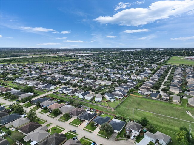Building Photo - 10814 Bradford Way Dr
