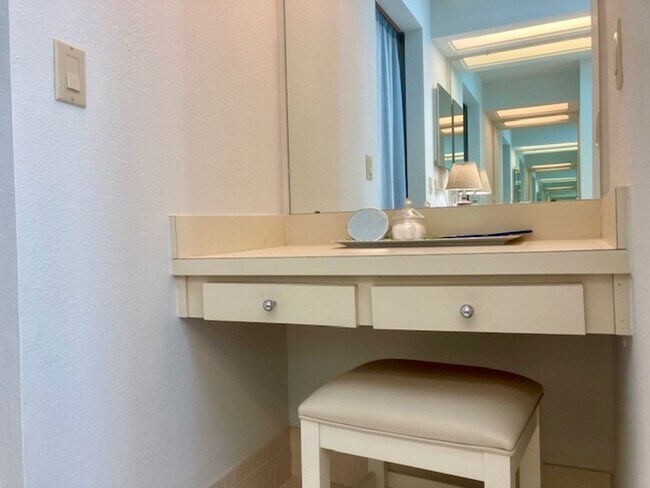 Building Photo - Meadowcrest Condo for Rent