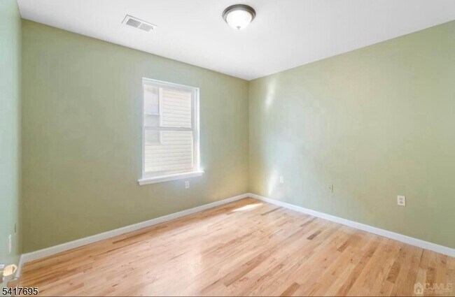 Building Photo - 309 Court St