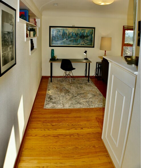 Building Photo - 4109 NE 19th Ave