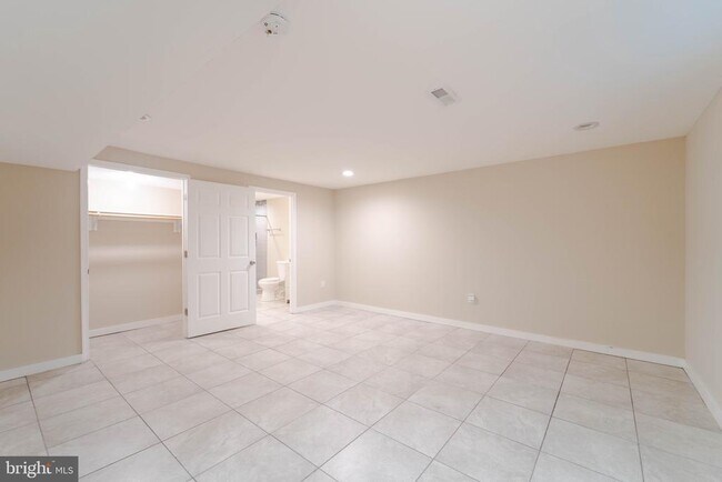 Building Photo - 7903 Esther Dr