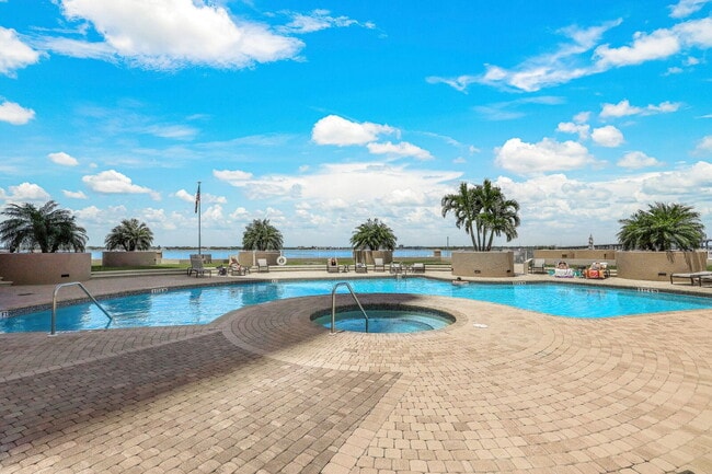 Building Photo - Stunning High-Rise Condo with Gulf Views –...