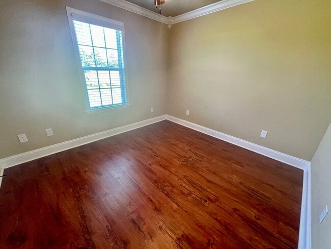 Building Photo - 3 bedroom 2 bath home. Walk to Ardmore Hig...