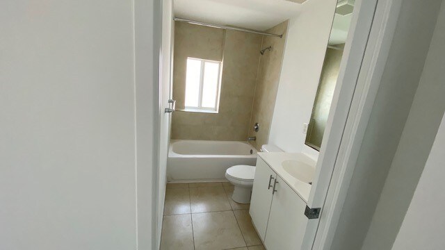 Building Photo - 900 SW 7th St