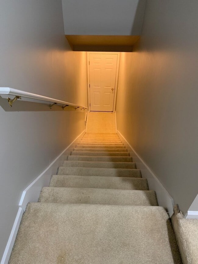 Building Photo - BEAUTIFUL SPACIOUS 2 BEDRM, 2 BATH CONDO W/ATTACHED GARAGE
