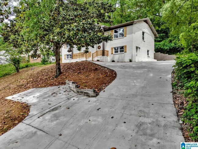 Building Photo - 917 S Forrest Dr