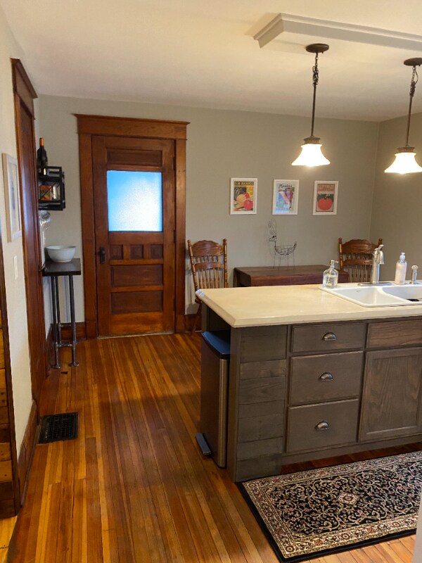 Building Photo - 45 Temple St