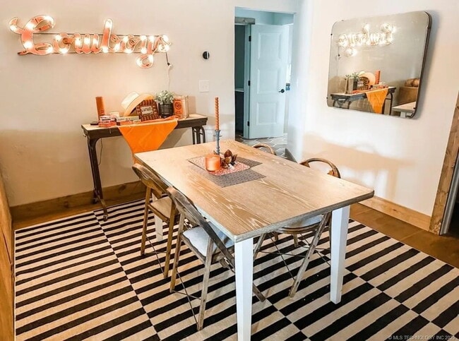 Building Photo - 3 Bedroom 2 Bath House for Lease!!