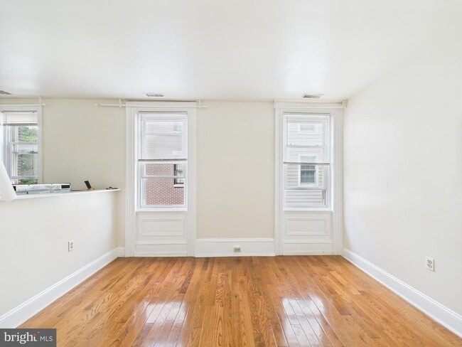 Building Photo - 3829 Hamilton St