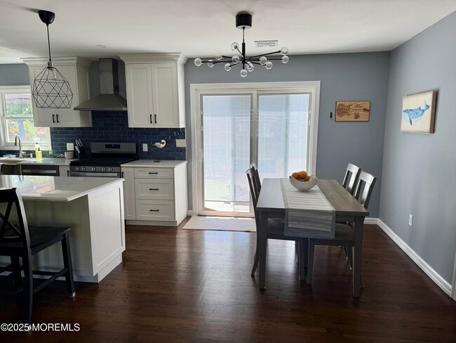 Building Photo - 484 Branchport Ave