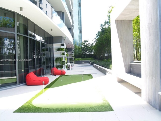 Building Photo - 55 SW 9th St