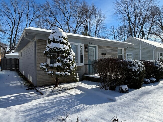 Building Photo - 5653 Indianola Ave