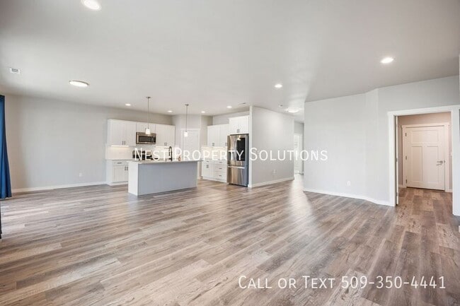 Building Photo - 909 5th Ave NE
