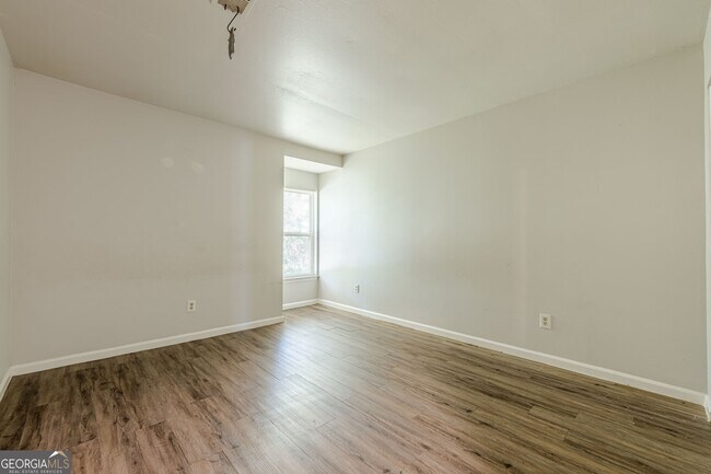 Building Photo - 2016 Oak Park Ln