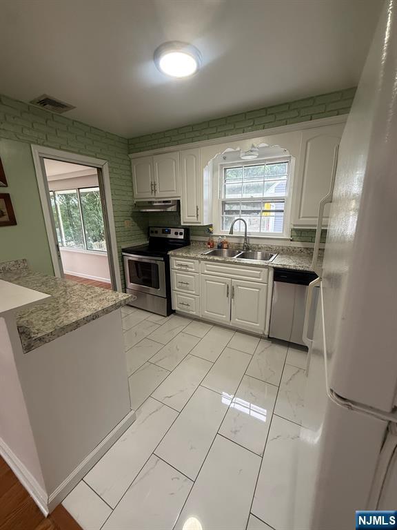 Building Photo - 533 Ramapo Valley Rd