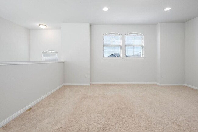 Building Photo - 213 Mayney Ln.