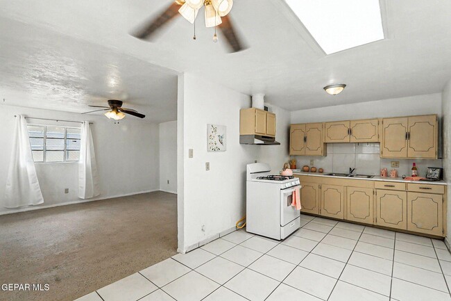 Building Photo - 5912 Cleveland Ave