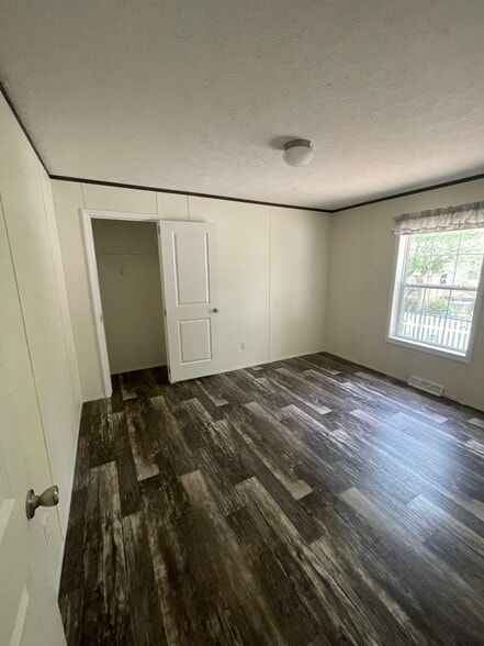 Building Photo - 7 Branette Ln