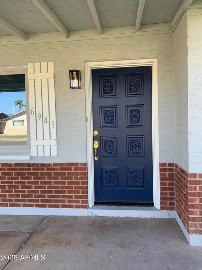 Building Photo - 6943 E Loma Land Dr