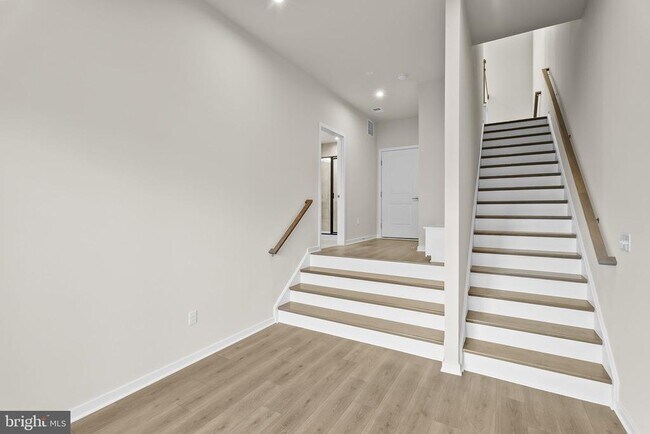 Building Photo - 6244 Folly Ln