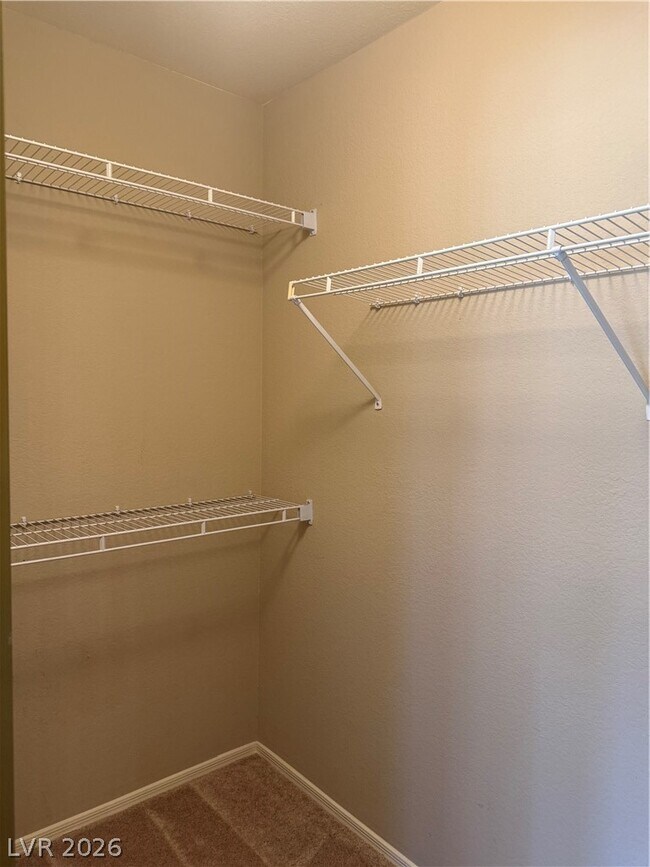 Building Photo - 2425 Showcase Dr