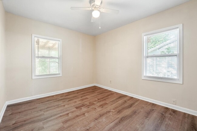 Building Photo - 3237 Gifford St