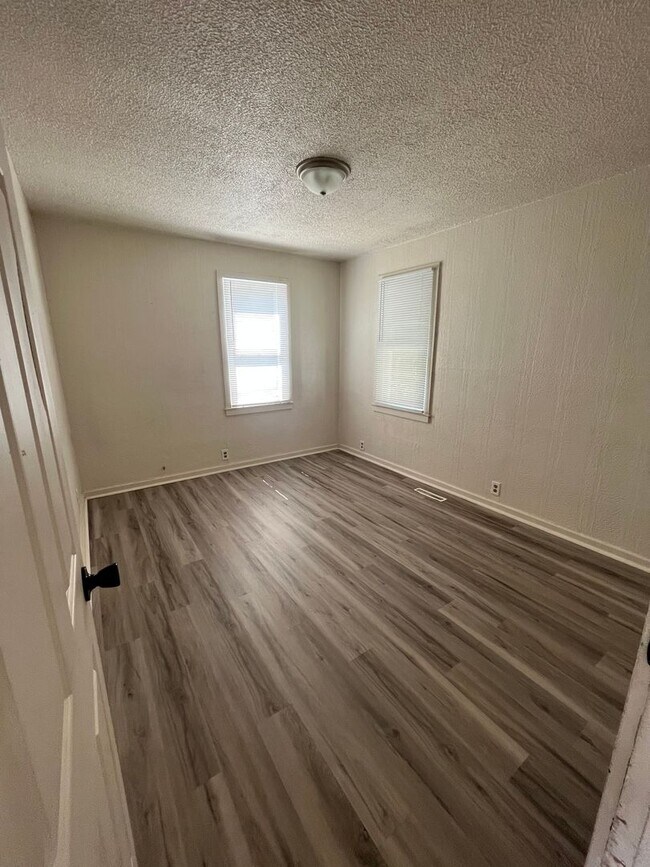Building Photo - 2326 Belden St