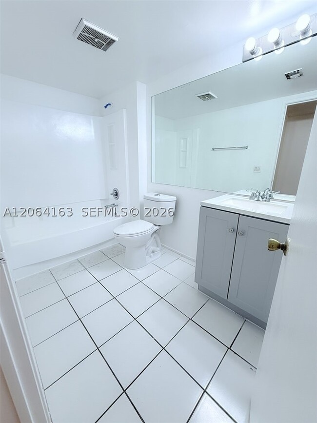 Building Photo - 3212 Coral Lake Dr