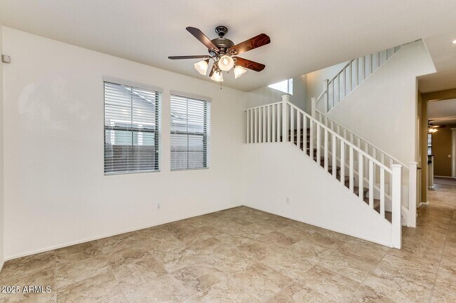 Building Photo - 869 E Doral Ct