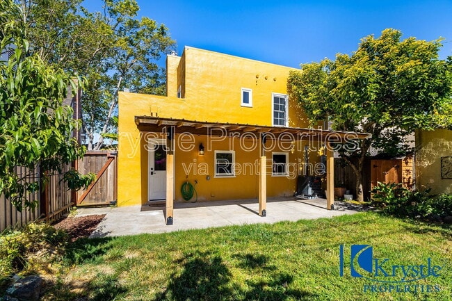Building Photo - 1616 Fern Pl