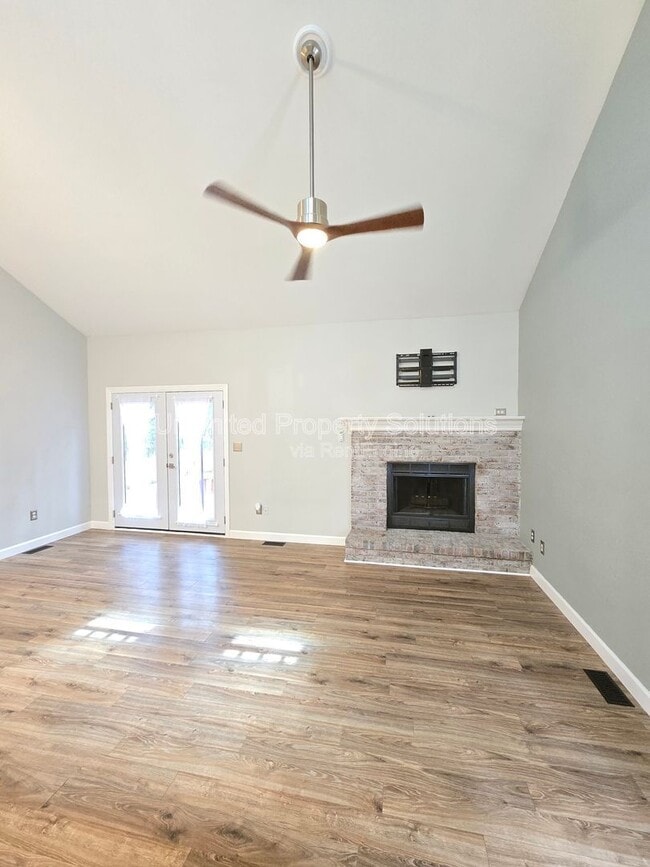 Building Photo - 106 Hillsdale Dr