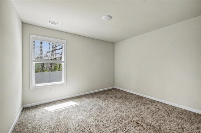 Building Photo - 290 Fox Crk Dr