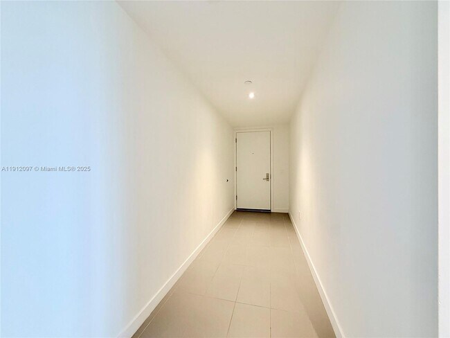 Building Photo - 1600 NE 1st Ave