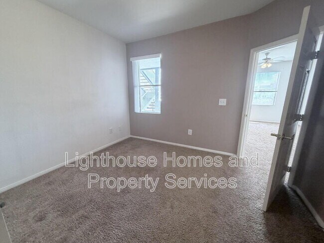 Building Photo - 6955 N Durango Dr