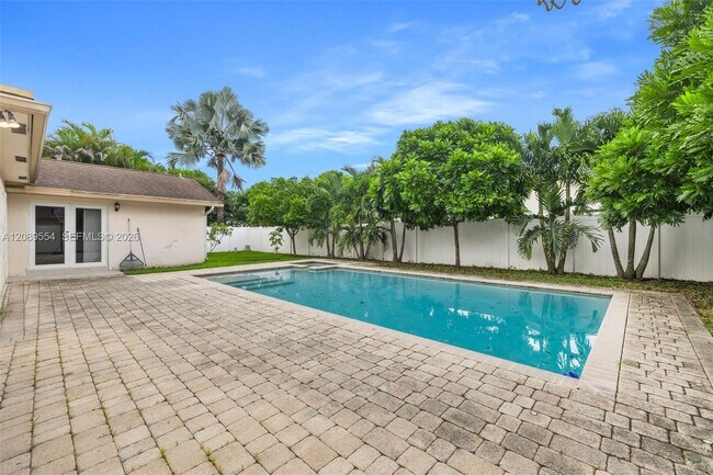 Building Photo - 7700 NW 11th Pl