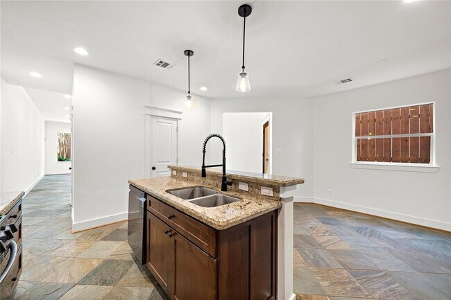 Building Photo - 4408 Dickson St