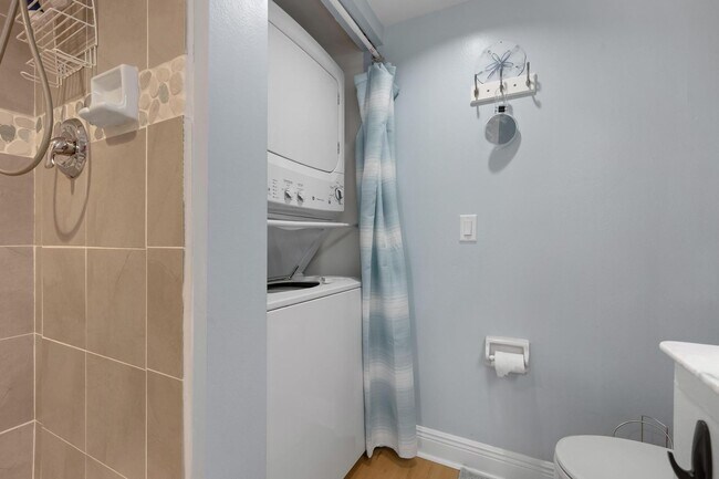 Building Photo - GORGEOUS 2 BEDROOM, 2 BATHROOM 1ST FLOOR CONDO LOCATED IN THE HIGHLY SOUGHT AFTER TENTH FAIRWAY A...