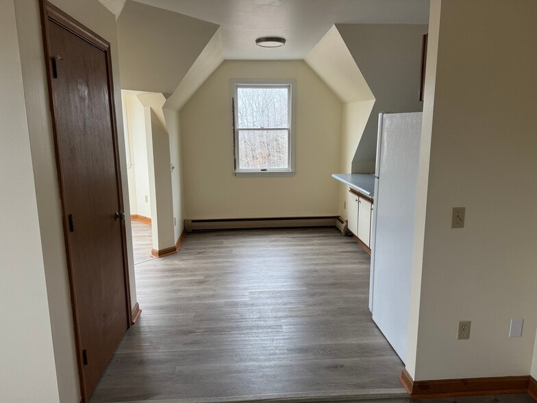 Building Photo - 340 Granite Hill Rd