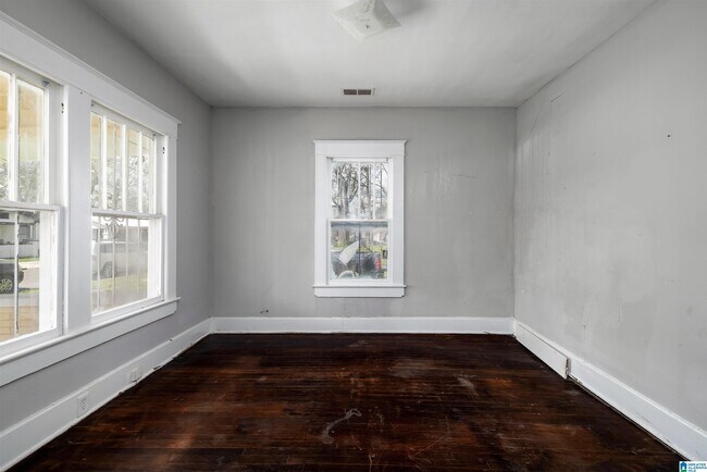 Building Photo - 129 68th St N